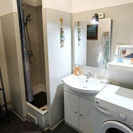 Apartamento T3 Renove Pour 6, Front De Avec Parking Privatif - Fr-1-607-74 *